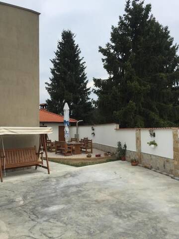 Фото номера Коттедж с 6 спальнями Дома для отпуска Twins Holiday Home г. Доспат 71