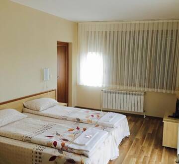 Фото номера Коттедж с 6 спальнями Дома для отпуска Twins Holiday Home г. Доспат 48