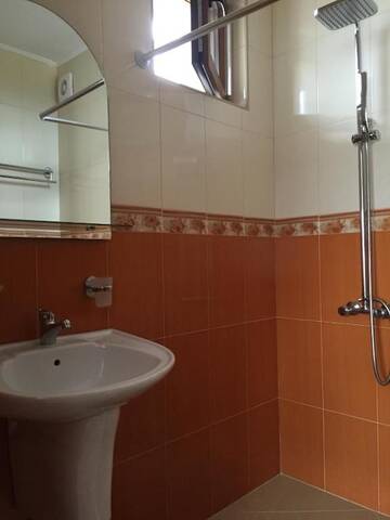Фото номера Коттедж с 6 спальнями Дома для отпуска Twins Holiday Home г. Доспат 49
