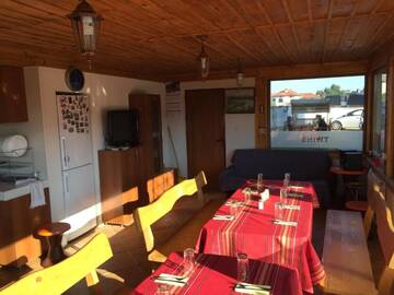 Фото номера Коттедж с 6 спальнями Дома для отпуска Twins Holiday Home г. Доспат 50