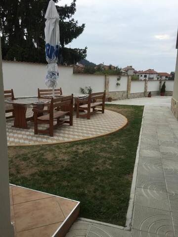 Фото номера Коттедж с 6 спальнями Дома для отпуска Twins Holiday Home г. Доспат 53