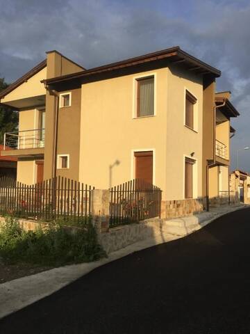 Фото Дома для отпуска Twins Holiday Home г. Доспат 2