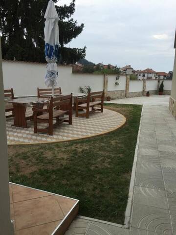Фото номера Коттедж с 6 спальнями Дома для отпуска Twins Holiday Home г. Доспат 21