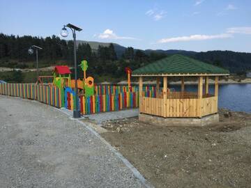 Фото номера Коттедж с 6 спальнями Дома для отпуска Twins Holiday Home г. Доспат 25